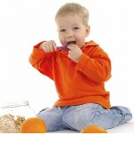 Boy_With_Oranges_Eating